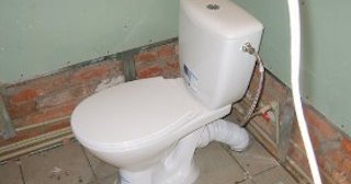 Установка приставного унитаза в Киржаче - монтаж и подключение, СантехДомКрж от 5095 рублей